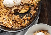 Skillet Apple Crisp Recipe with Cinnamon Oat Topping