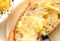 How to Make Honey Butter for Toasts and Baking