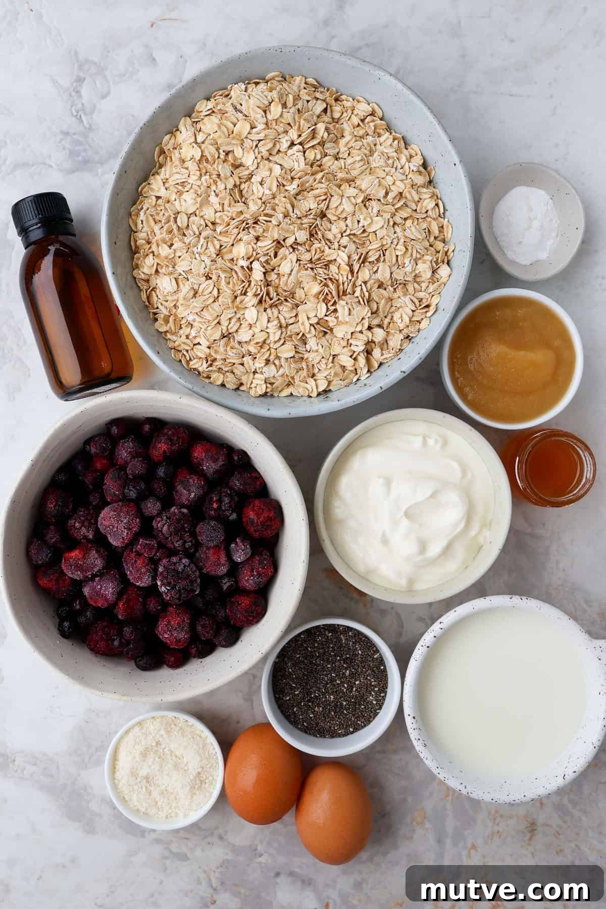 Blackberry Baked Oatmeal Recipe for Breakfast 4 Ingredients shown to make the baked oatmeal recipe.