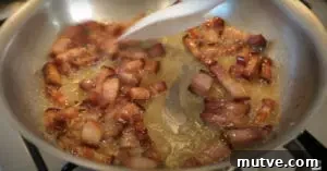 Authentic Bucatini all'Amatriciana with Guanciale and Tomato 6 Deglaze