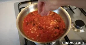 Authentic Bucatini all'Amatriciana with Guanciale and Tomato 7 Bucatini Amatriciana Reduce