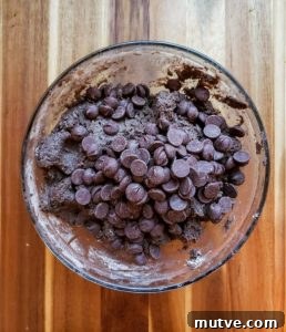 Stir in the chocolate chips.