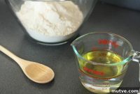 How to Make Homemade Pizza Dough