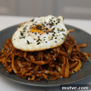 Scallion oil noodles plated