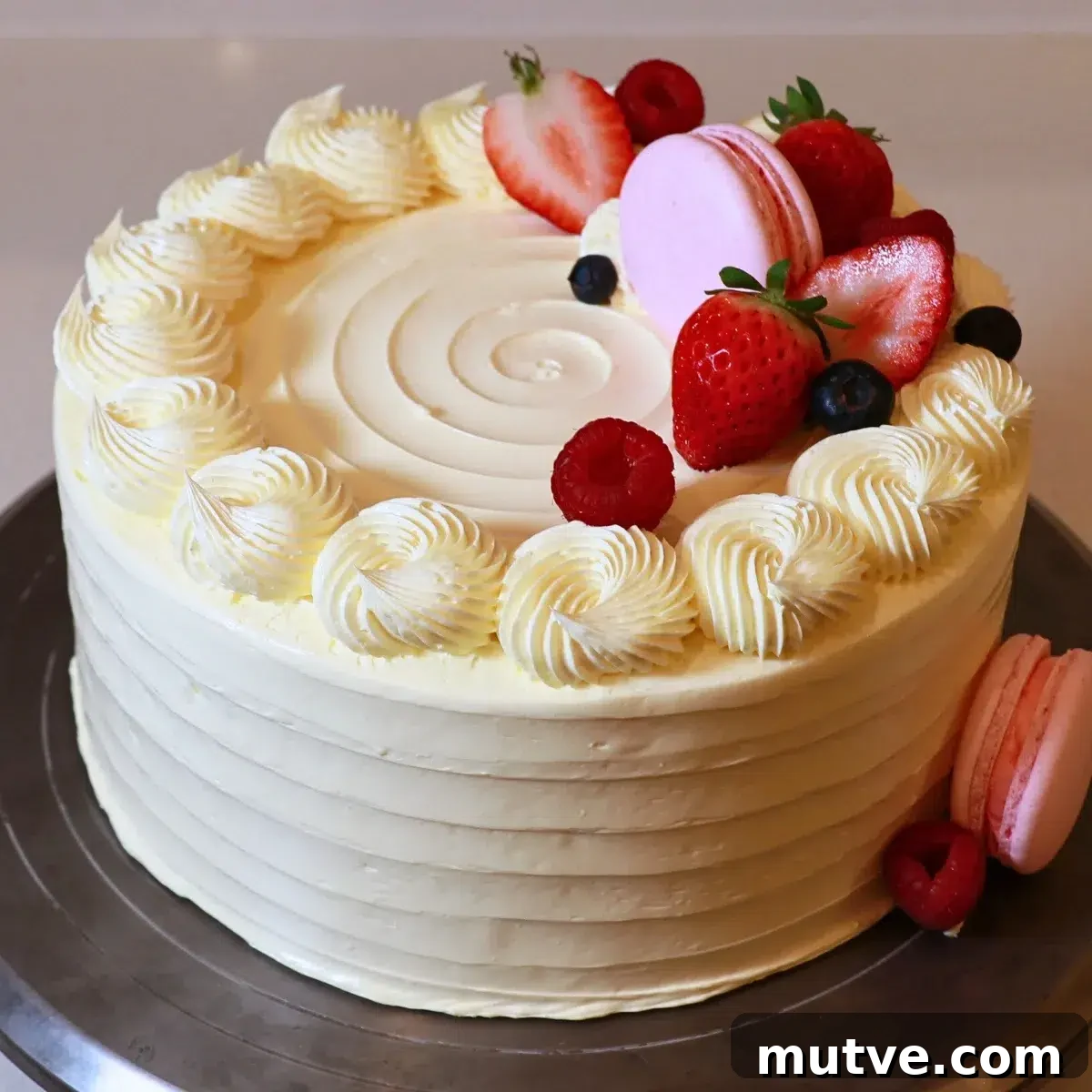 How to Frost a Cake: Step-by-Step for Smooth Icing 3 img 3038 2
