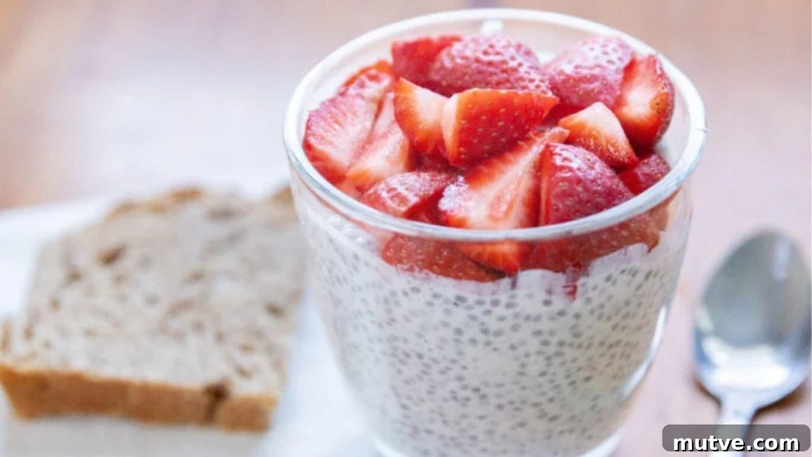 22 Flavorful Chia Seed Recipes: Breakfast, Snacks and Desserts 5 Classic Chia Seed Pudding