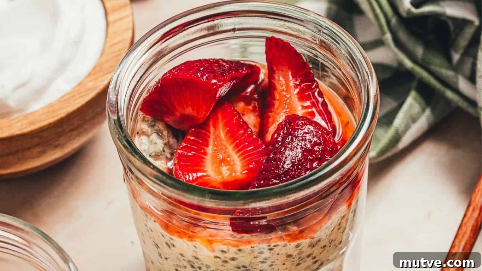 22 Flavorful Chia Seed Recipes: Breakfast, Snacks and Desserts 6 Vegan High Protein Overnight Oats with Strawberries
