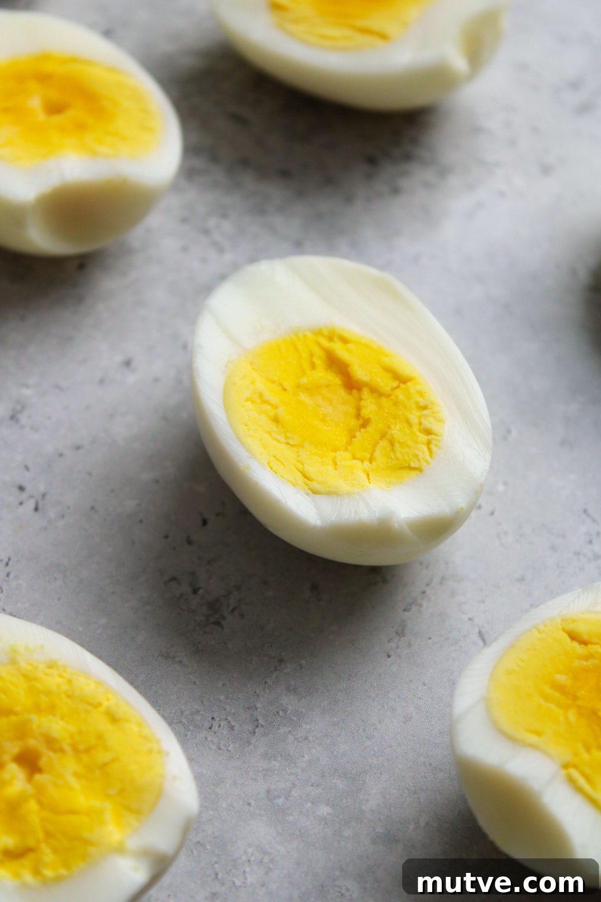 How to Make Air Fryer Eggs: Fluffy, Hands-Off Breakfast 2 Air fryer hard boiled eggs.