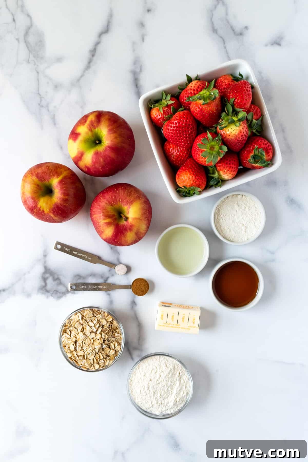 Warm Strawberry Apple Crisp Recipe with Cinnamon Oat Topping 3 Strawberry Apple Crisp Ingredients.
