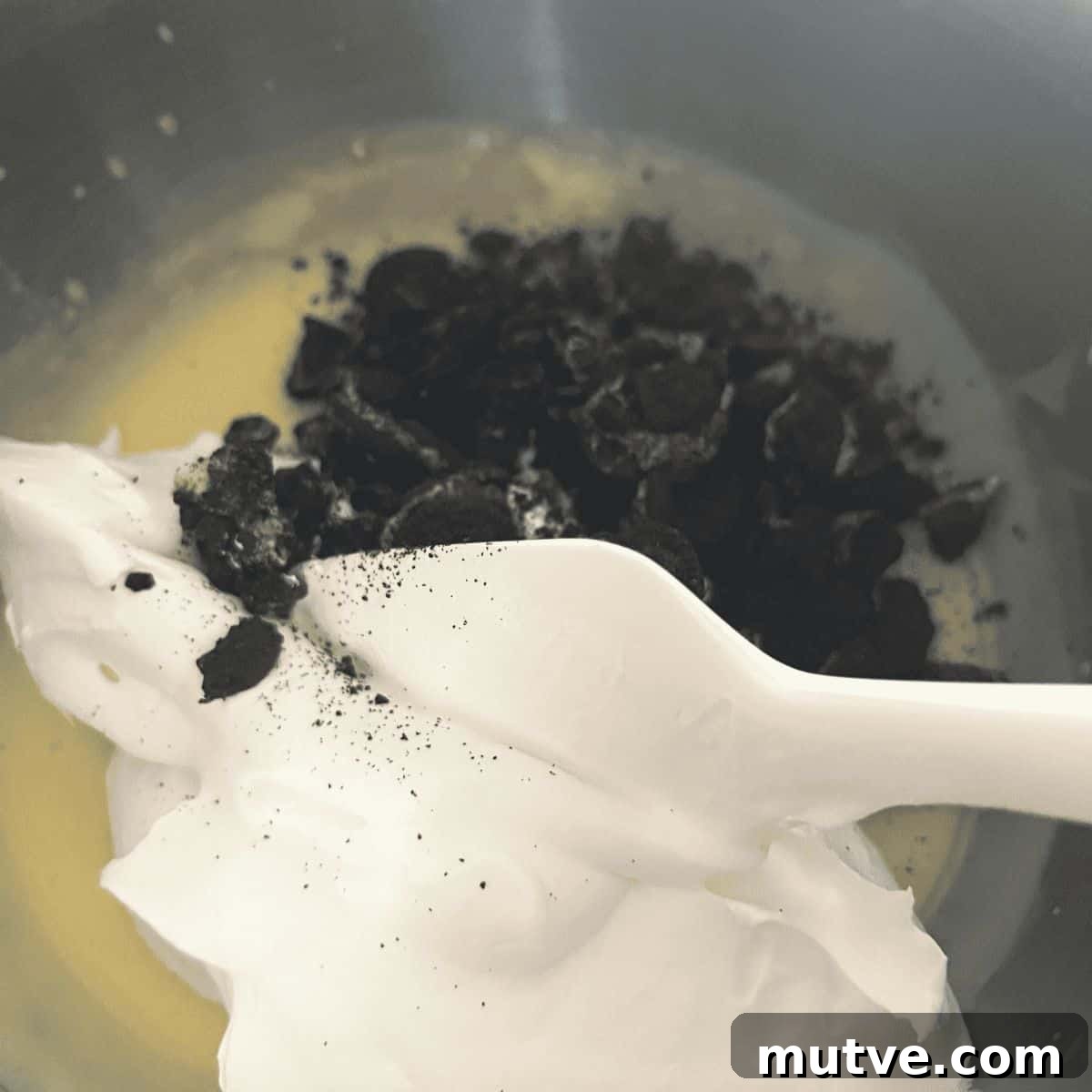 How to make Oreo Fluff step 2. 