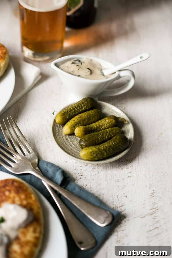 Crispy Potato Cutlets with Creamy Mushroom Sauce 6 Potato cutlets with creamy mushroom and dill sauce | via @annabanana.co
