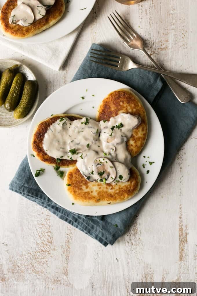 Crispy Potato Cutlets with Creamy Mushroom Sauce 7 Potato cutlets with creamy mushroom and dill sauce | via @annabanana.co
