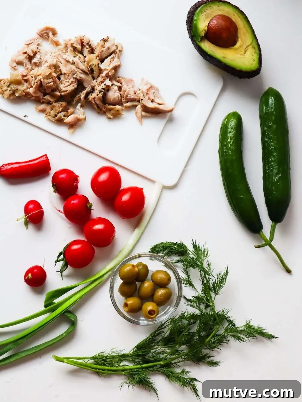 Chopped Chicken Salad Recipe with Avocado and Lemon Vinaigrette 3 This easy chopped chicken salad is a healthy lunch idea that is light, yet satiating and great for meal prep too! Perfect for clean eating, this chicken recipe is low-carb, high-protein, high-fiber, gluten-free and makes a delicious weight loss meal!